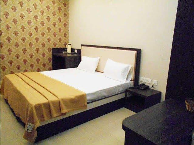 Hotel Janki International By Keymagics Varanasi Ngoại thất bức ảnh